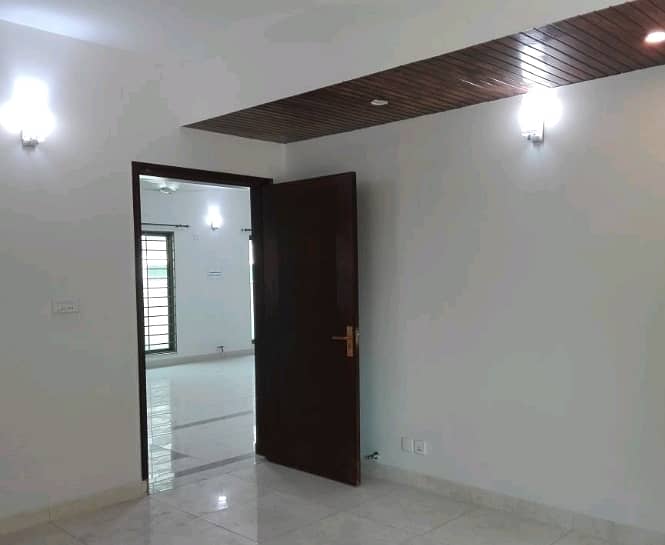 Ideal Flat For Sale In Askari 11 - Sector B 3