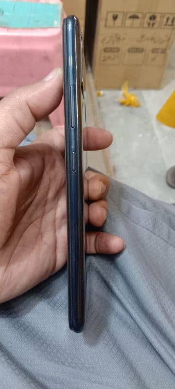 Infinix hot 10 4/128 2