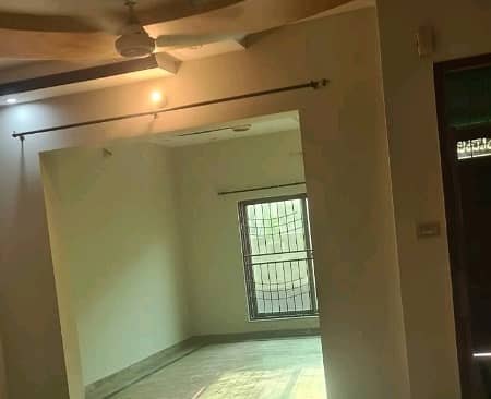 Prime Location 10 Marla Lower Portion Up For rent In Bismillah Housing Scheme 6