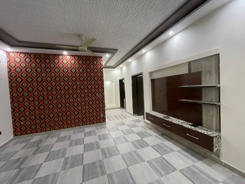 10 Marla Furnished Upper Portion for Rent in Chambelli Block 5