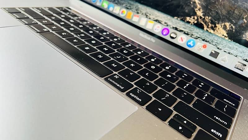 MacBook Pro i9 32/512 SSD (2019-15”inch), Graphics card 4GB 1