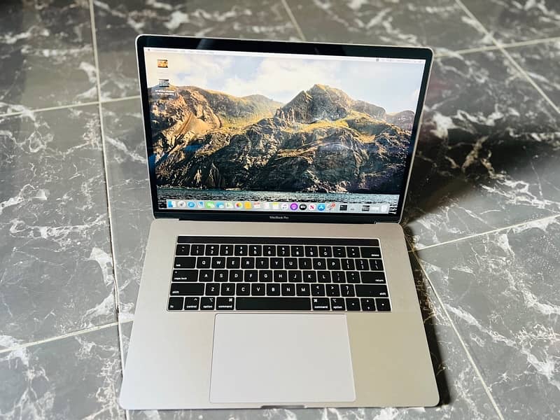 MacBook Pro i9 32/512 SSD (2019-15”inch), Graphics card 4GB 6