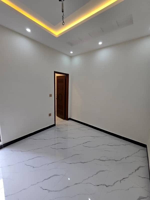 10 Marla loyer portion For Rent Punjab society colege Road Lahore 2