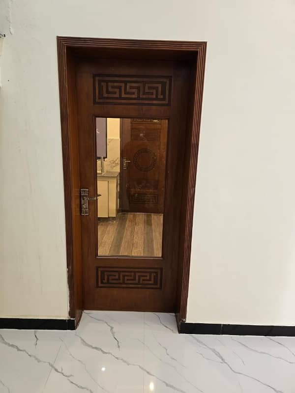 10 Marla loyer portion For Rent Punjab society colege Road Lahore 4