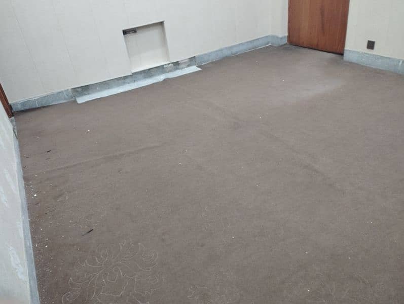 used carpet in good condition 2