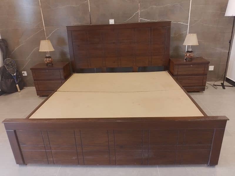 king size bed with side tables 0