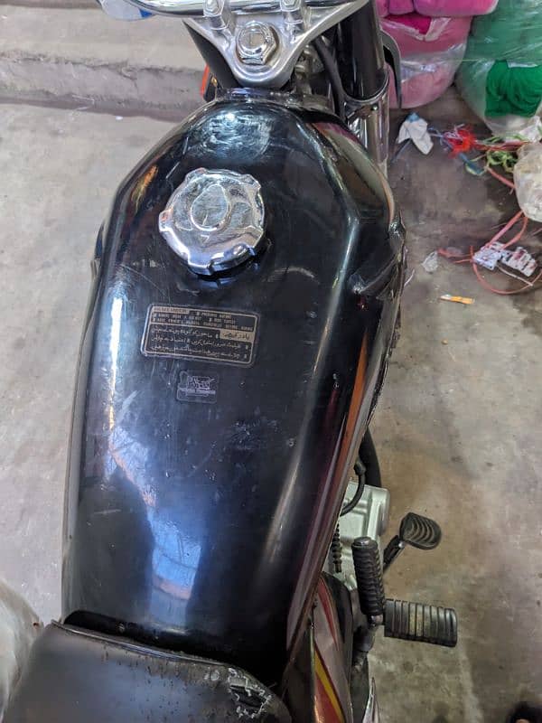 Honda 125 2022 black 1