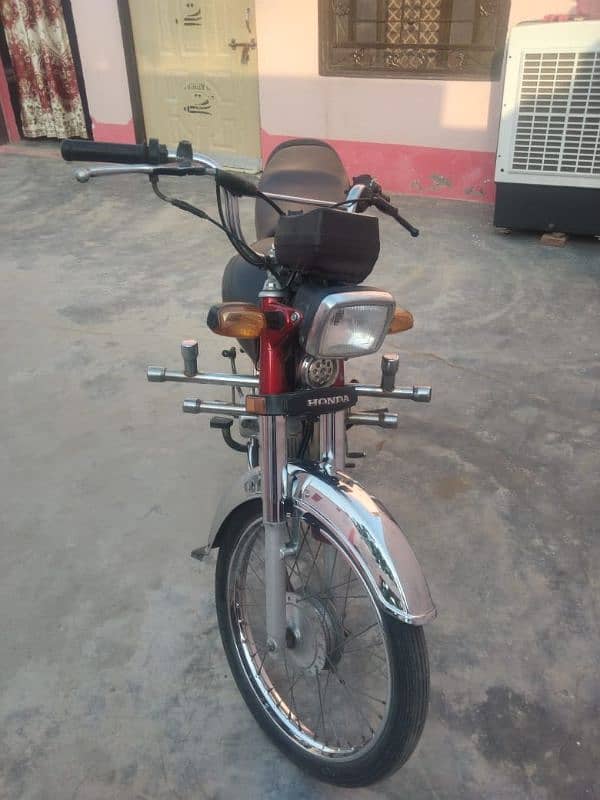 CD70 BIKE 1