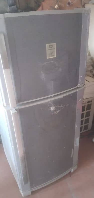 fridge medium sized in good condition 1