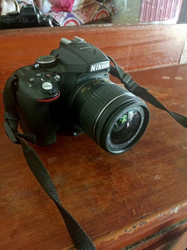 Nikon D-5300 0