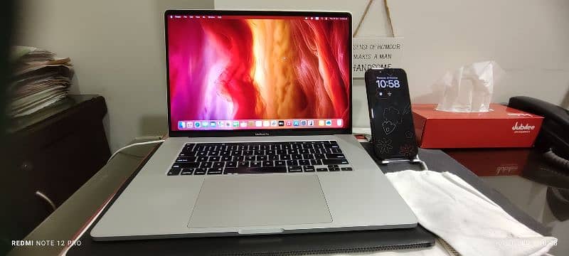 MacBook Pro core i9 "16" 2019, 16GB, 1TB SSD in excellent Condition 15