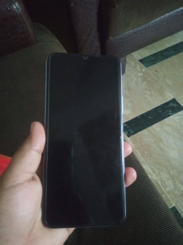 Vivo Y 20 4/64 only phone no box id card ki copy mil jay gi no open 1