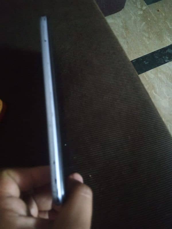 Vivo Y 20 4/64 only phone no box id card ki copy mil jay gi no open 2