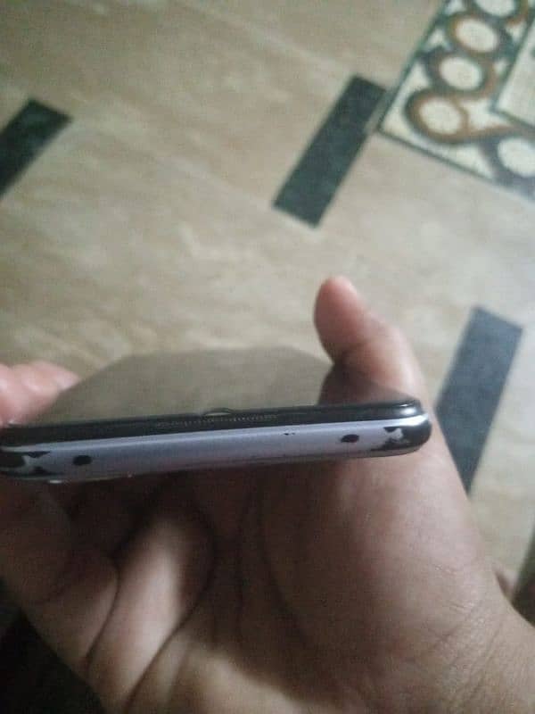 Vivo Y 20 4/64 only phone no box id card ki copy mil jay gi no open 4