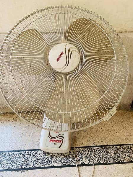 Parwaaz Bracket Fan For Sale 1