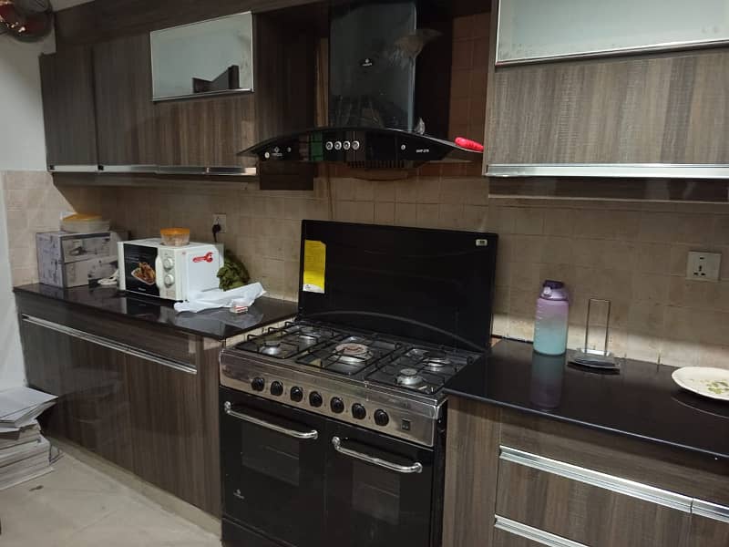 10 Marla 3 Bed Full Furnished Apartment For Rent In Askari 11 Sector B 8