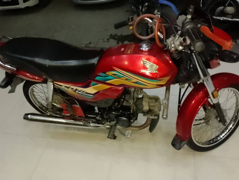 Honda CD70 Dream 6