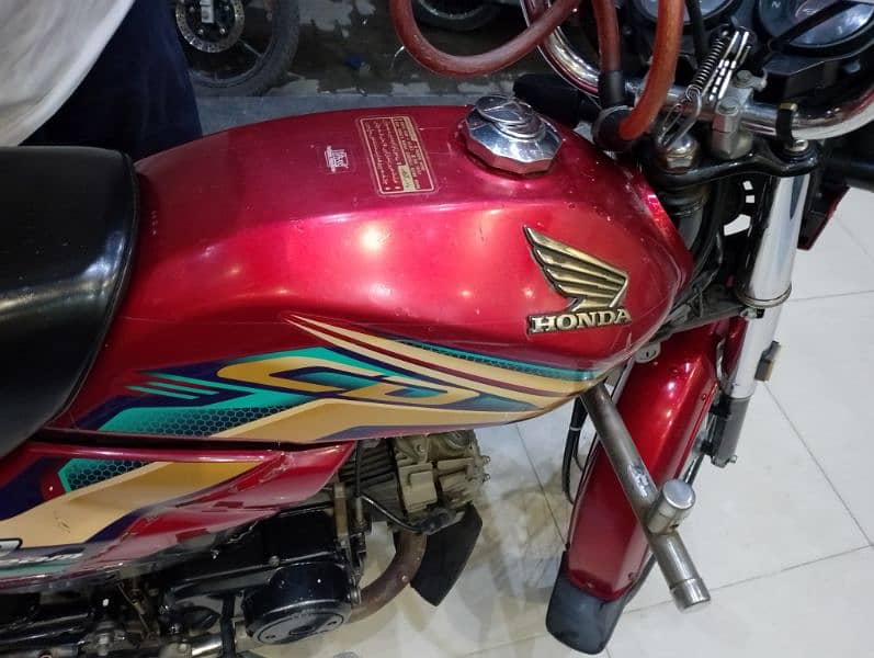 Honda CD70 Dream 16