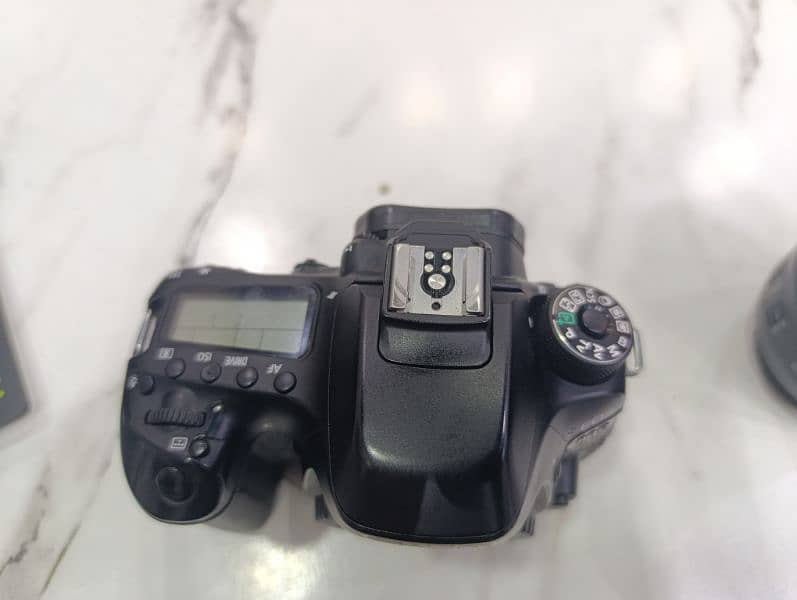 Canon 80D Body 1