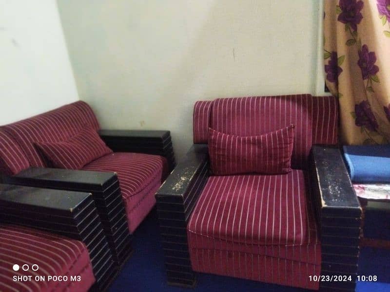 Sofa  for sale   good  condition 0