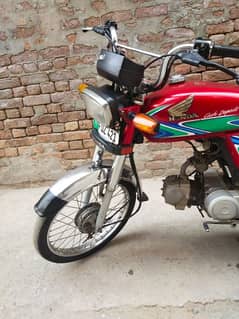 Honda cd 70 2018 model bohat pyari bike 421 number 03217699114