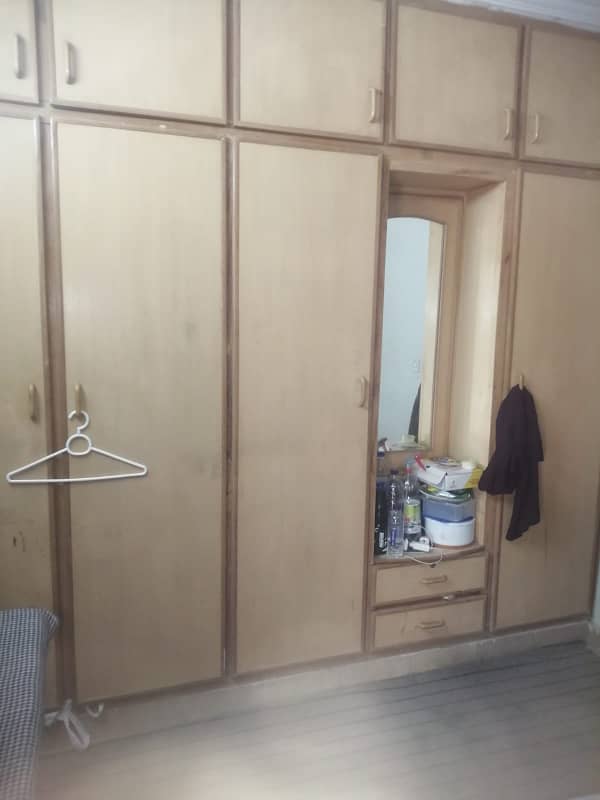 E Typ 2nd floor flat for rent in G-11/4 5