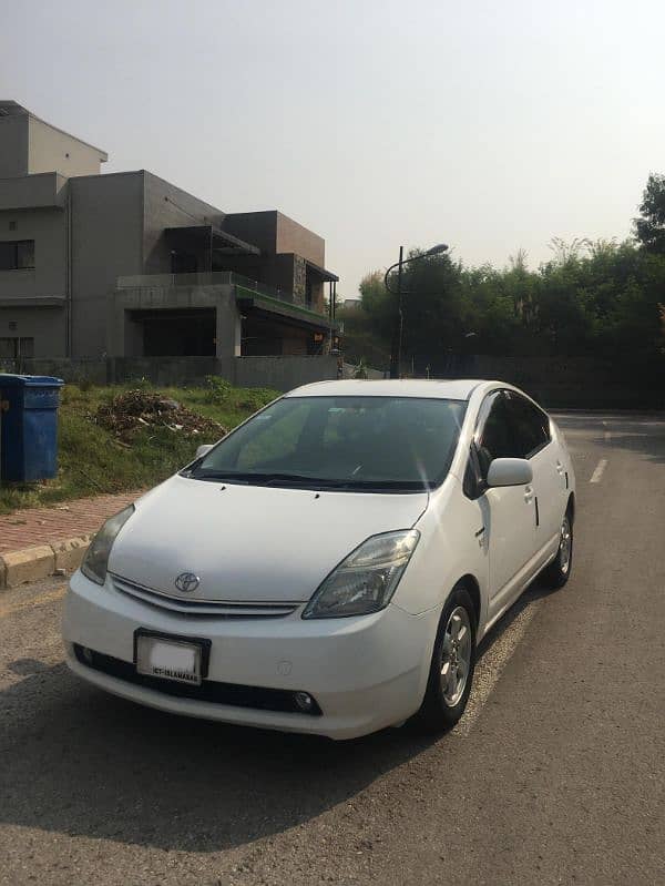 Toyota Prius 2011 model 2015 registration 2