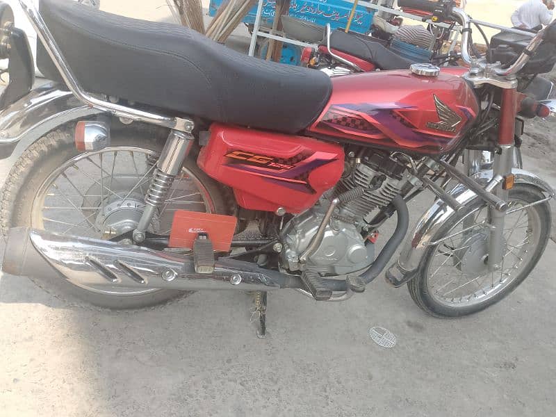 Honda 125 like nee 10/10 condition 1