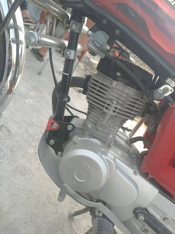 Honda 125 like nee 10/10 condition 5