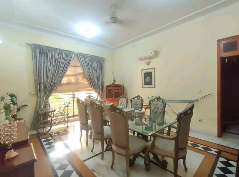 2 Kanal Spacious House Is Available In DHA Phase 3 - Block Y For sale 3