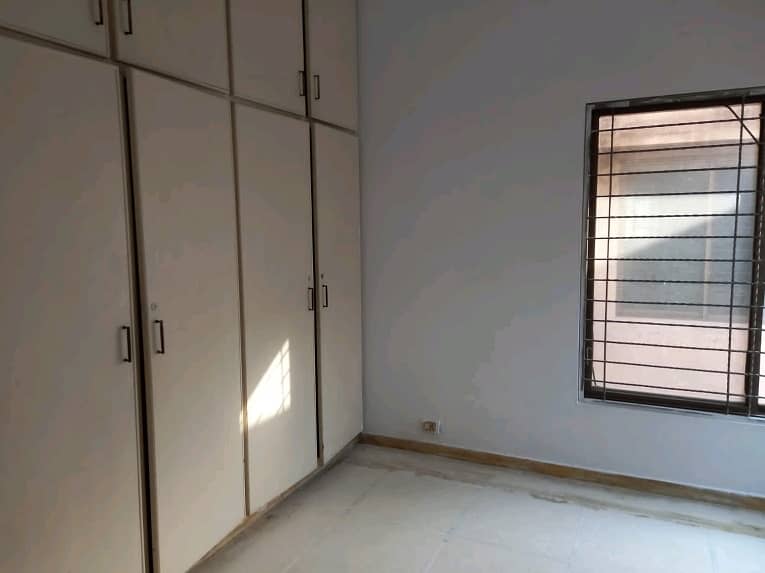 In DHA Phase 2 - Block Q Upper Portion Sized 1 Kanal For rent 6