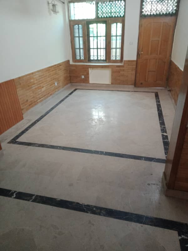 Ground portion for rent in g-11 6