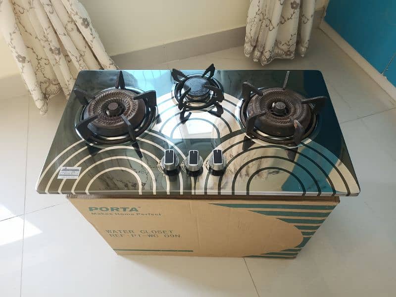 kitchen hob with three burner. self ignation. 3