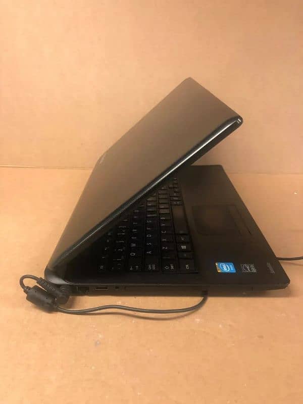 urgent sale Toshiba stellite c50 4Gb / 500 Gb 0