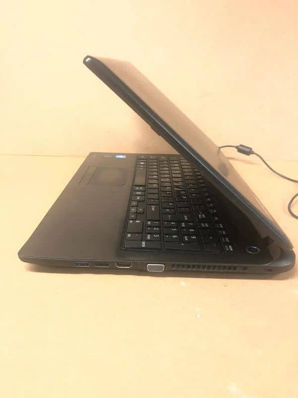 urgent sale Toshiba stellite c50 4Gb / 500 Gb 3