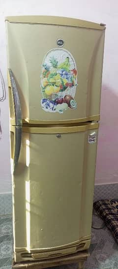 Fridge Rs 30000