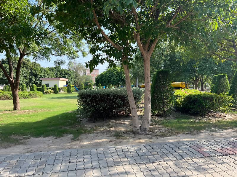 5 MARLA COMMERCIAL PLOT FOR SALE IN BAHRIA TOWN LAHORE 3