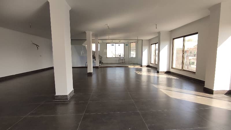 Ground Floor Hall Wapda Town For Rent 5