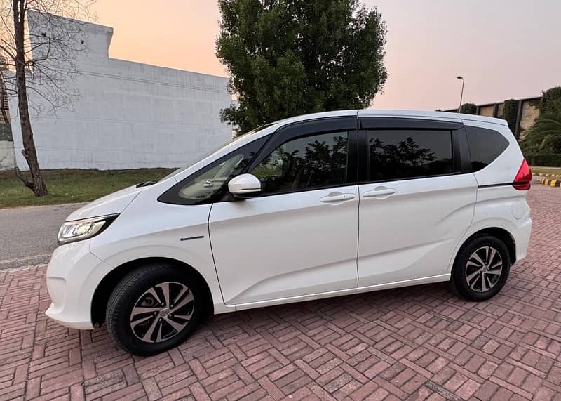 Honda Freed 2021 Brand New Car. 5