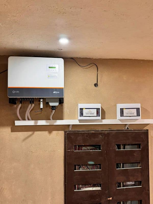 Solar Inverters Hybrid On Grid Off Grid inverter available for sale 4