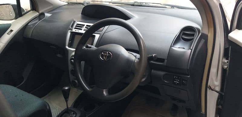 Toyota Vitz 2006 14