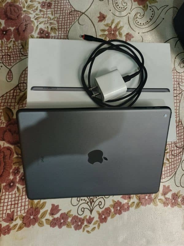 ipad 9 10/10 condition 1