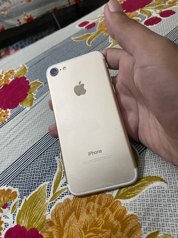 iPhone 7 128gb     03406795981 0