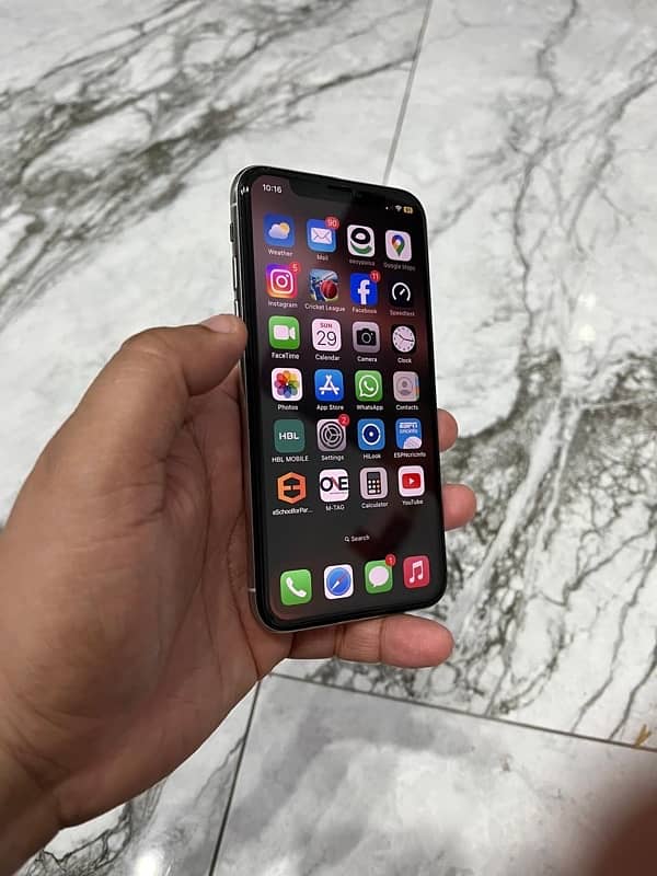 Iphone X 64 GB glitched (Sim Working) 5