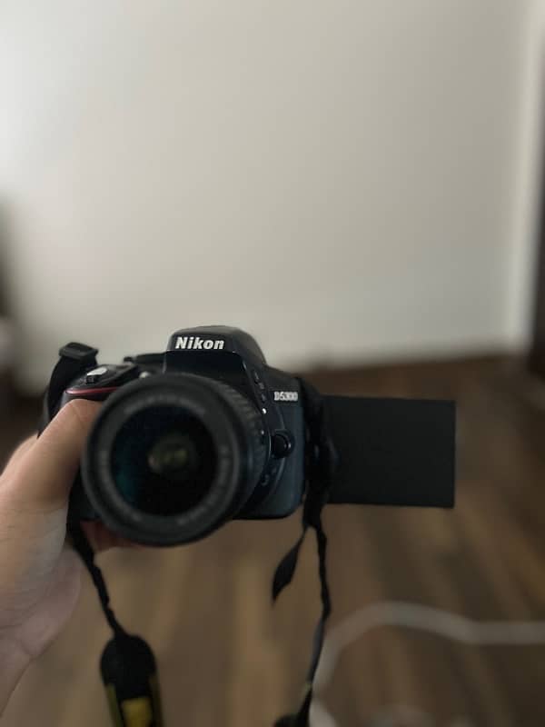 Nikon D5300 for urgent sale 3