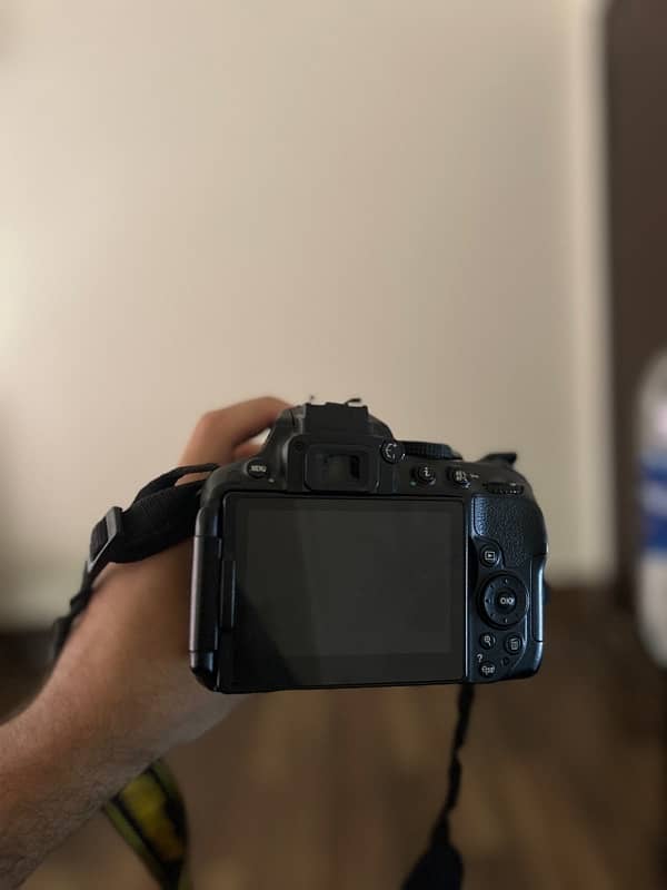 Nikon D5300 for urgent sale 4