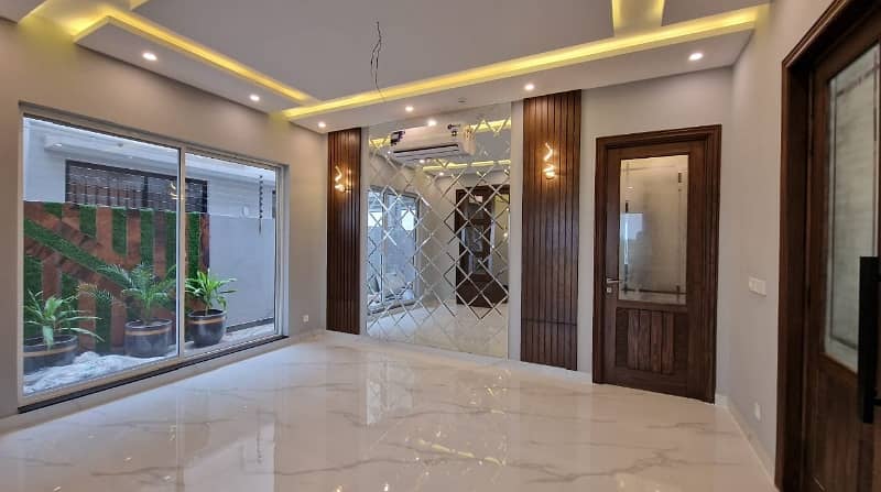 1 Kanal Majestic House For Sale In DHA Phase 1,Block E, Lahore. 2