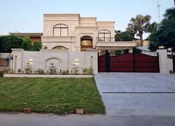 1 KANAL 3 YEARS OLD MODERN ELEVATION DESIGN HOUSE AVAILABLE FOR SALE IN FORMANITES HOUSING SCHEME BLOCK A LAHORE.