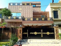 10 MARLA BREAD NOW LUXURY MODERN ELEVATION DESIGN HOUSE AVAILABLE FOR SALE IN FORMANITES HOUSING SCHEME BLOCK -D LAHORE.