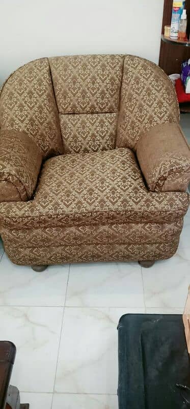 5 seater sofa available for sale . 1